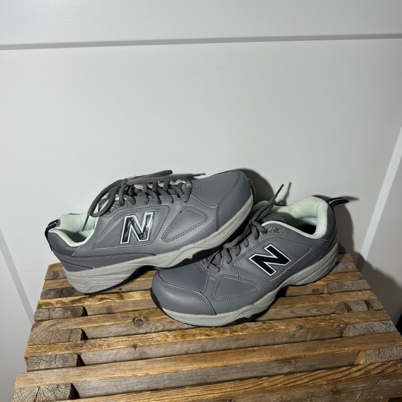 New Balance 626 Industrial Casual Walking Sneakers. Slip resistant shoes 9 - Picture 1 of 7